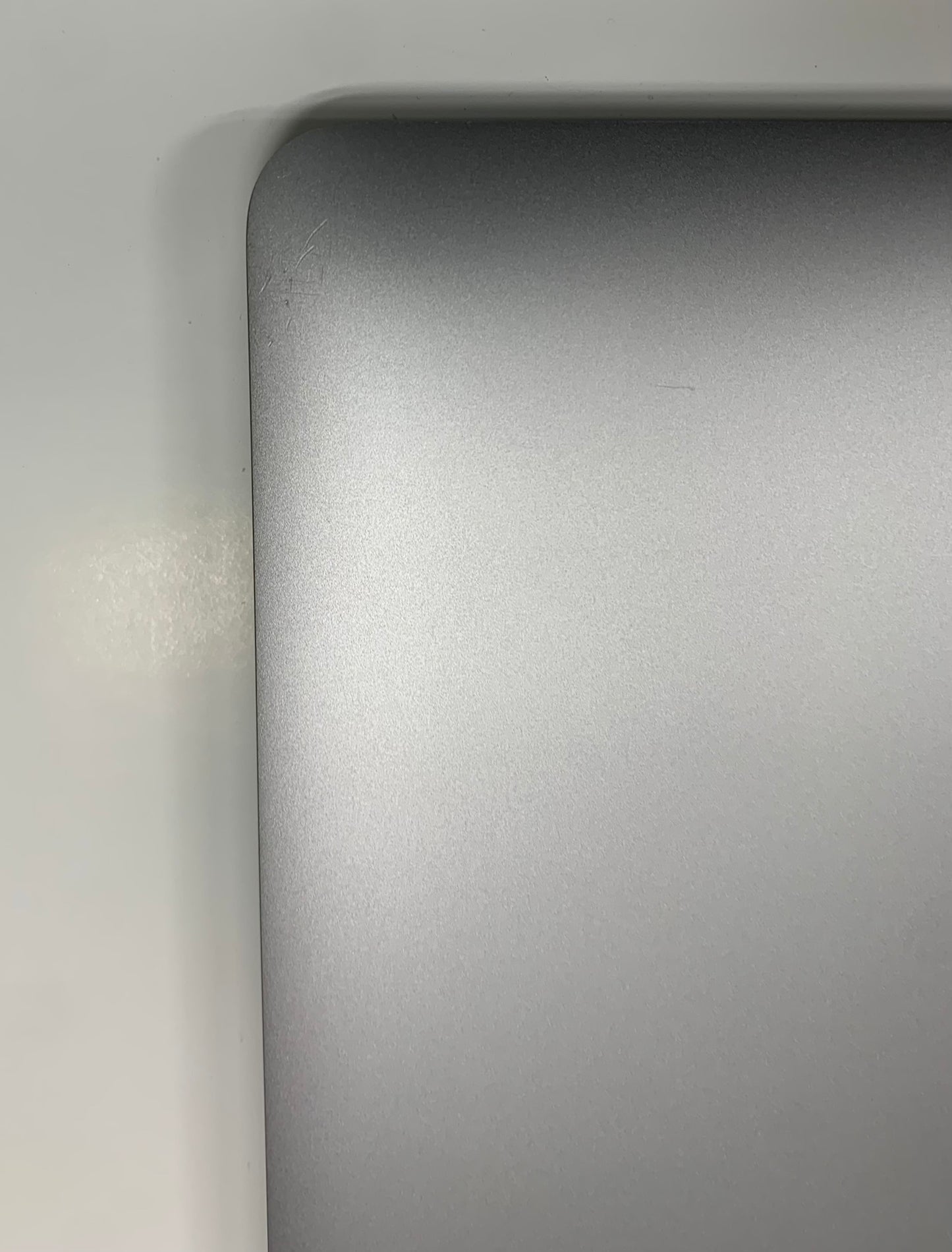 2020 MacBook Pro 13" i5-1.40GHz- 8GB RAM - 256GB SSD